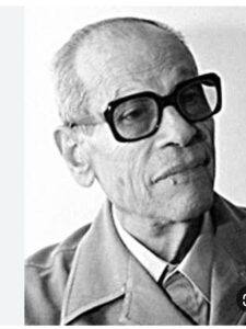 الأديب العريي العالمي الحاصل على نوبل "نجيب محفوظ"