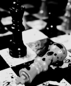 أنظر إلى نفسك اولًا قصة درامية صورة تعبر عن السقوط والهزيمة في الحياة مثل قطع الشطرنج